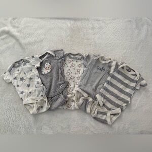 Newborn Clothing Bundle | 10 Pieces | Gerber & Carter’s | Neutral | EUC